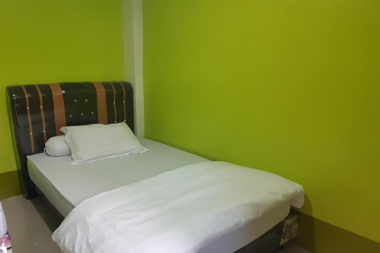 Oyo 3487 Es Em Je Residence Lubukpakam エクステリア 写真