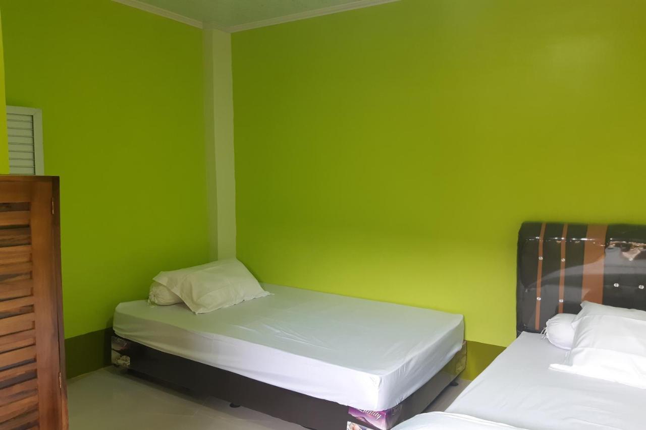Oyo 3487 Es Em Je Residence Lubukpakam エクステリア 写真