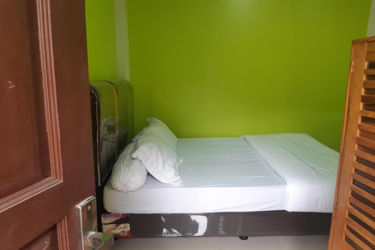Oyo 3487 Es Em Je Residence Lubukpakam エクステリア 写真