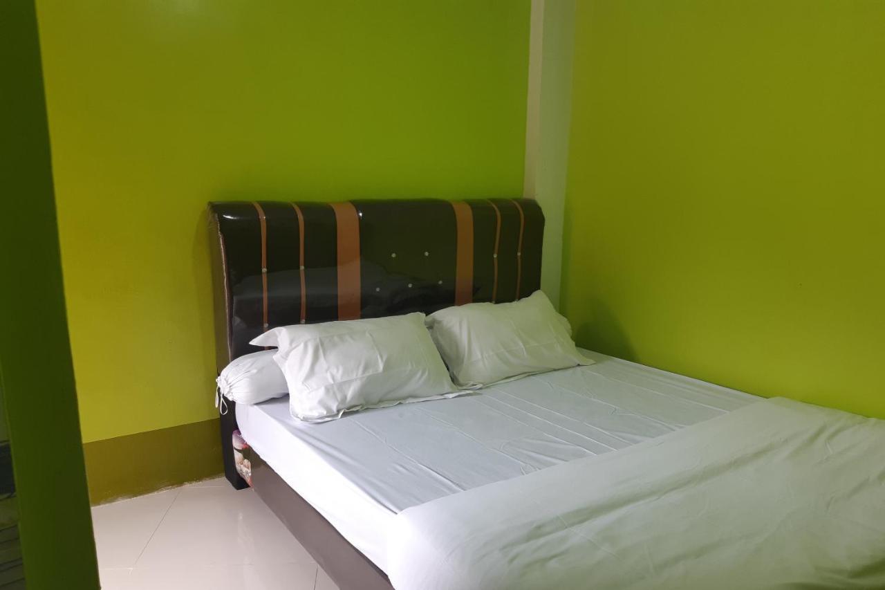 Oyo 3487 Es Em Je Residence Lubukpakam エクステリア 写真