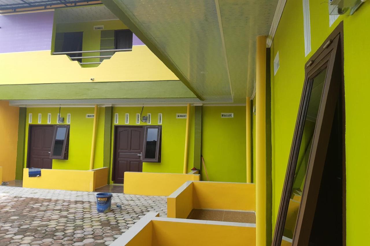 Oyo 3487 Es Em Je Residence Lubukpakam エクステリア 写真