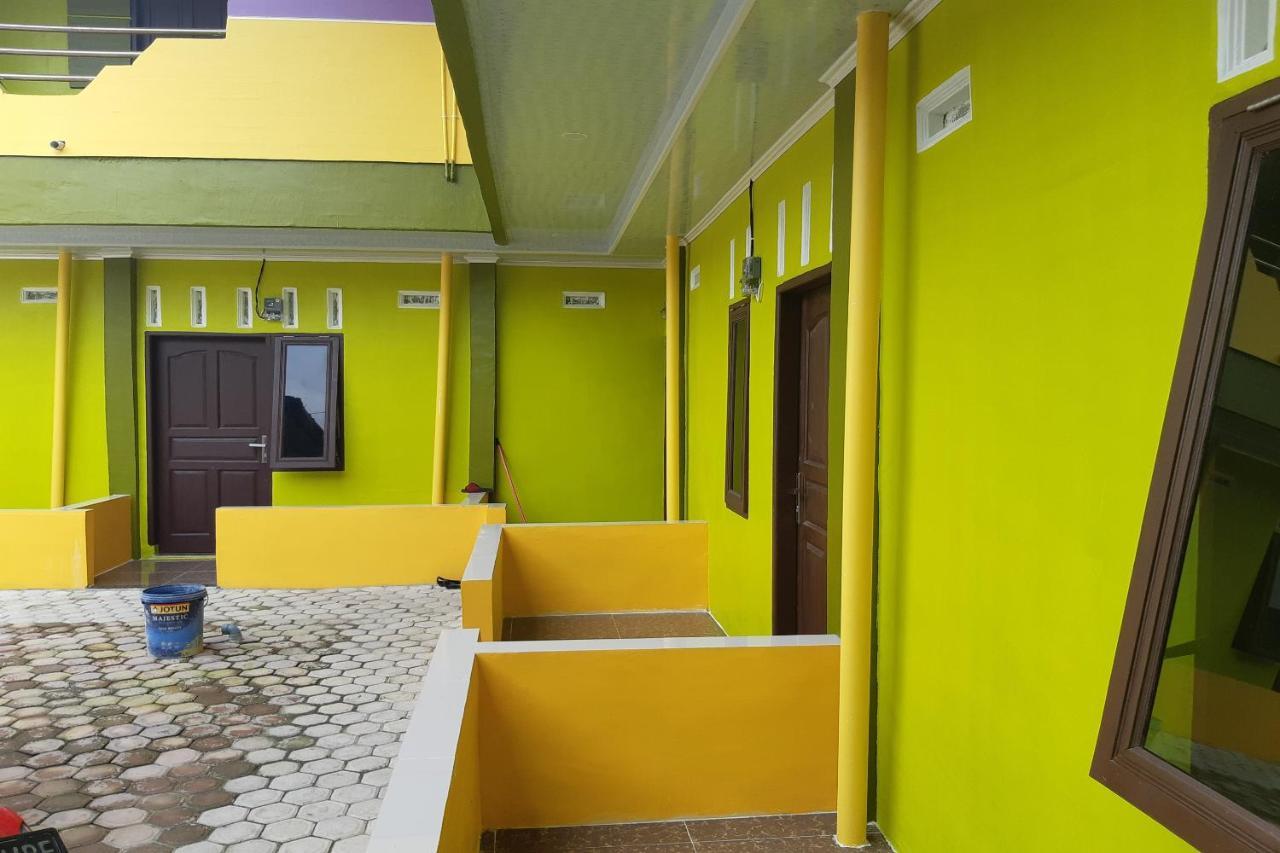 Oyo 3487 Es Em Je Residence Lubukpakam エクステリア 写真